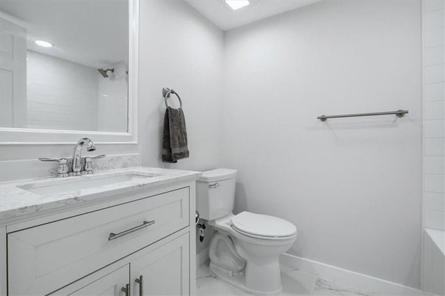 8 Rhodes Drive SE, Marietta, GA 30068