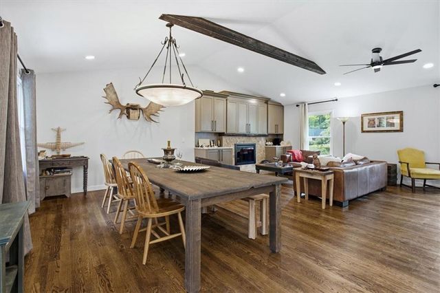 8 Rhodes Drive SE, Marietta, GA 30068
