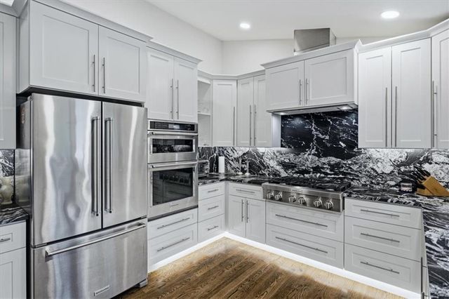 8 Rhodes Drive SE, Marietta, GA 30068