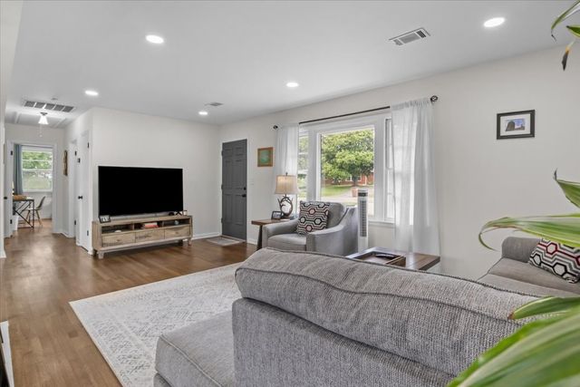 238 Wilowen Dr, Nashville, TN 37210