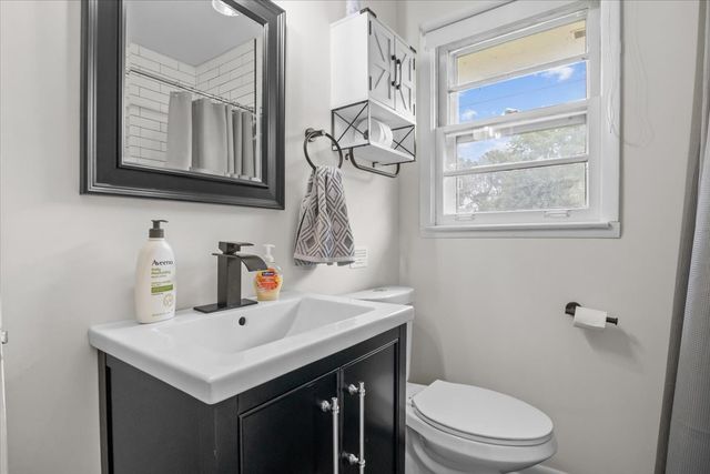 238 Wilowen Dr, Nashville, TN 37210