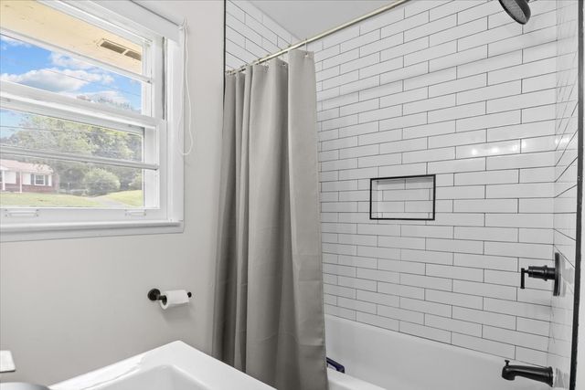 238 Wilowen Dr, Nashville, TN 37210