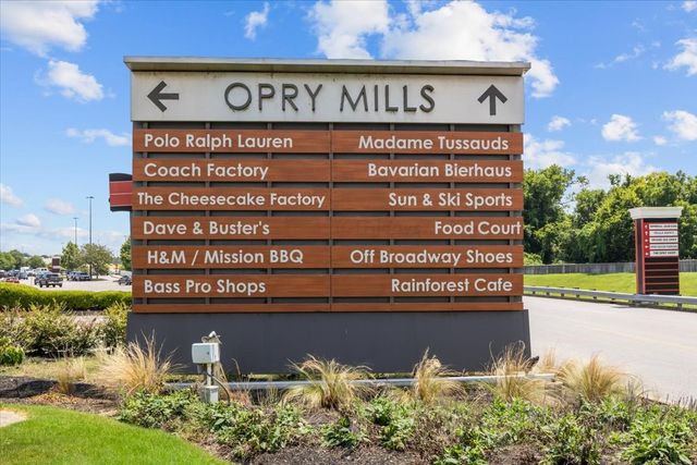 238 Wilowen Dr, Nashville, TN 37210