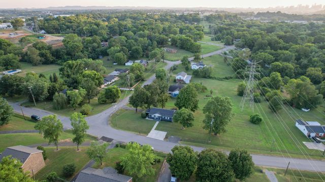 238 Wilowen Dr, Nashville, TN 37210