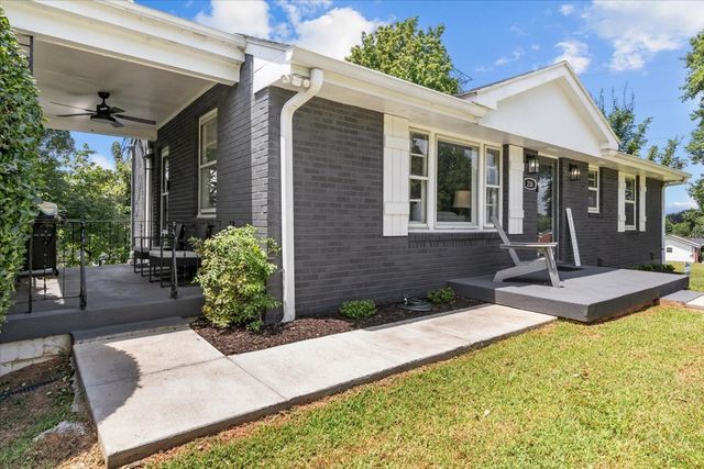 238 Wilowen Dr, Nashville, TN 37210