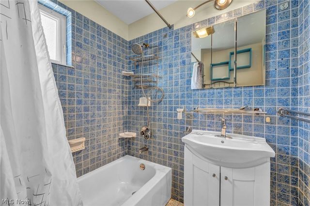 4301 Gamma Avenue, Newburgh Heights, OH 44105