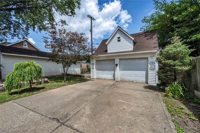 4301 Gamma Avenue, Newburgh Heights, OH 44105
