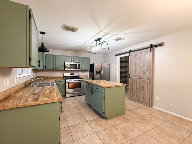 1578 Crown View Drive, Little Elm, TX 75068