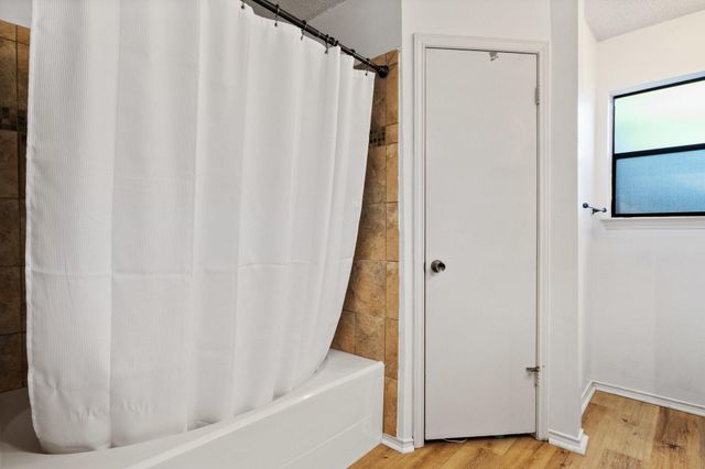 9826 Briar Ridge DR, Austin, TX 78748