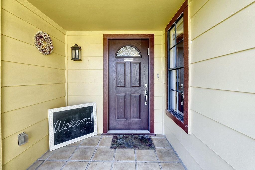 9826 Briar Ridge DR, Austin, TX 78748