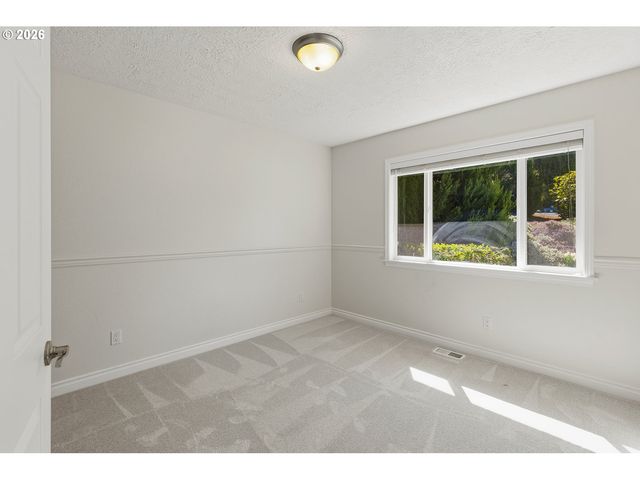 1800 Nw SLUMAN Rd, Vancouver, WA 98665