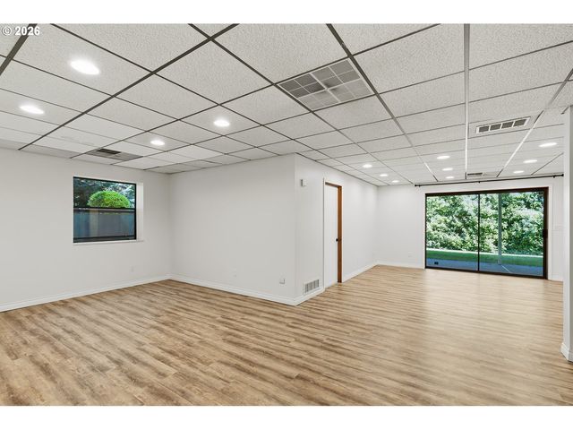 1800 Nw SLUMAN Rd, Vancouver, WA 98665