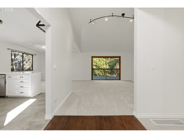 1800 Nw SLUMAN Rd, Vancouver, WA 98665