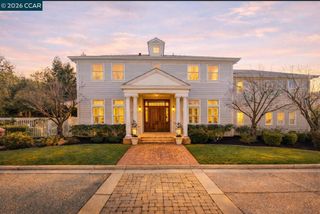 3 Brooktree Dr, Danville, CA 94506