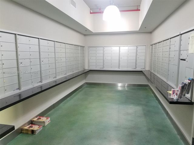 3029 NE 188th St 323, Aventura, FL 33180