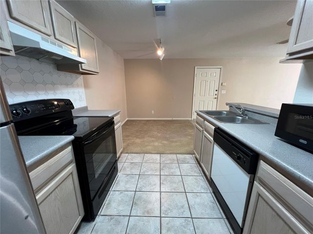 8915 LATREC AVE 2201, Orlando, FL 32819