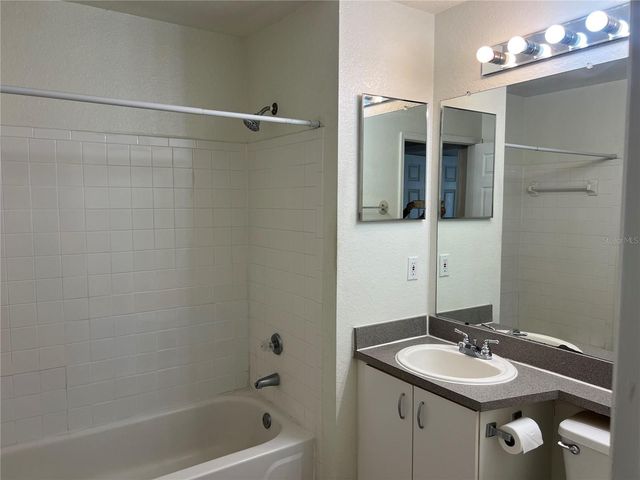 8915 LATREC AVE 2201, Orlando, FL 32819