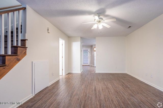 905 Allen Road D2, Greenville, NC 27834