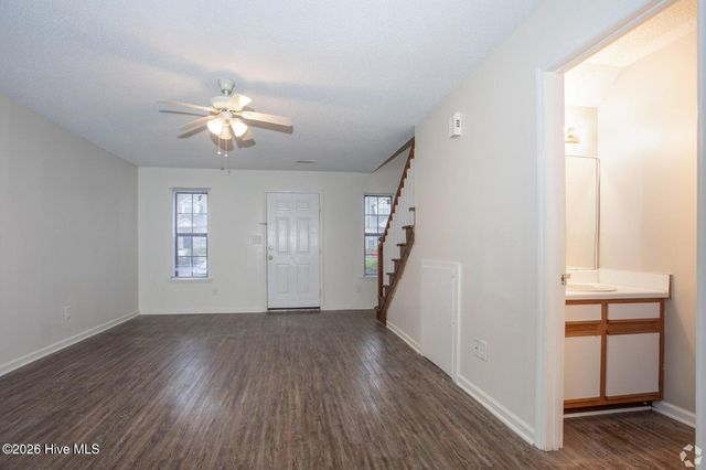 905 Allen Road D2, Greenville, NC 27834