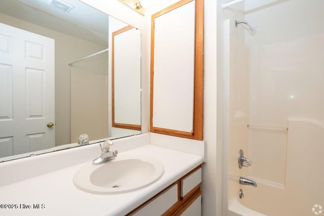 905 Allen Road D2, Greenville, NC 27834