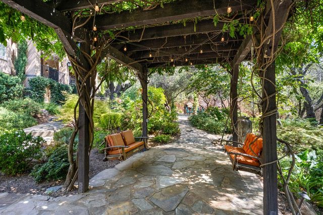 2620 Vineyard Dr, Auburn, CA 95603