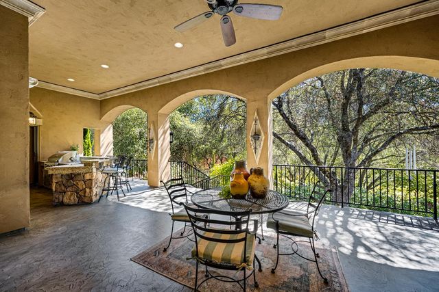 2620 Vineyard Dr, Auburn, CA 95603