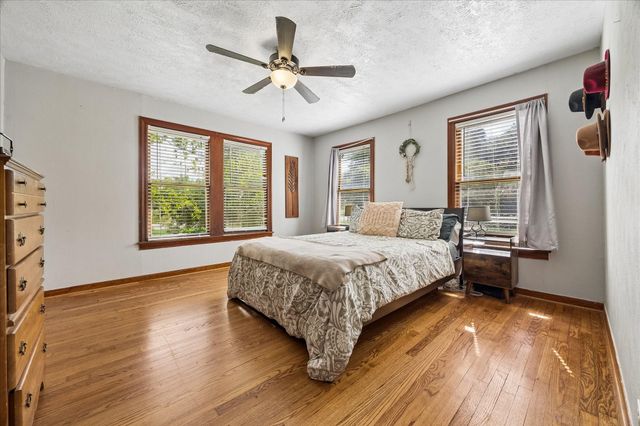 302 Damon Street, Richmond, TX 77406