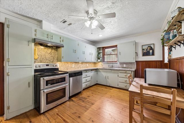 302 Damon Street, Richmond, TX 77406