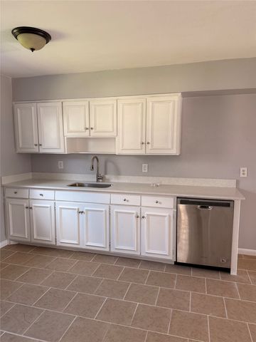 7221 Van Natta Lane, Fort Worth, TX 76112