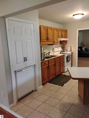 1607 E High Street, Mt Pleasant, MI 48858