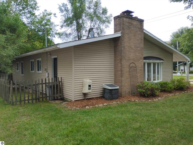 1607 E High Street, Mt Pleasant, MI 48858