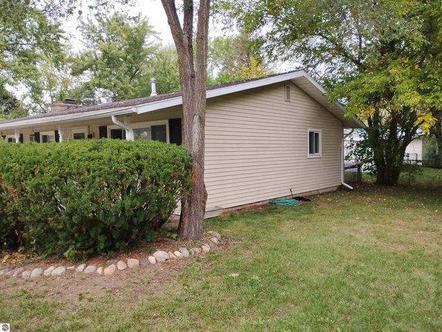1607 E High Street, Mt Pleasant, MI 48858