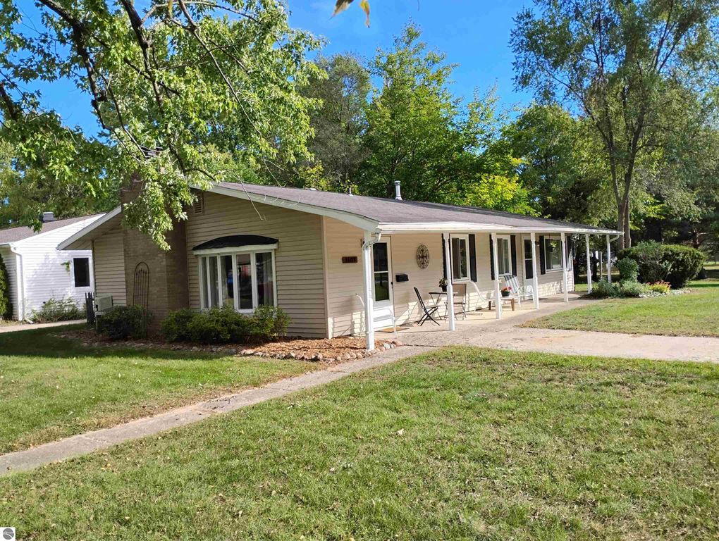 1607 E High Street, Mt Pleasant, MI 48858