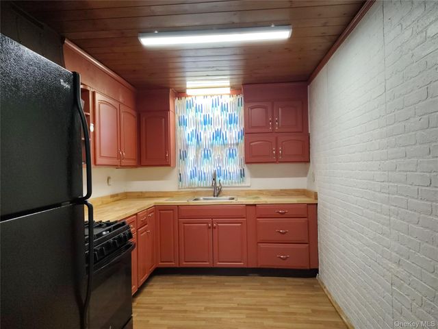 32 Vernon Terrace 1, Poughkeepsie, NY 12601