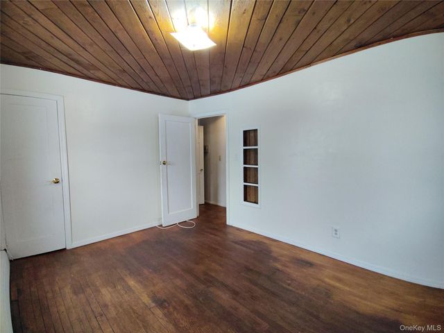 32 Vernon Terrace 1, Poughkeepsie, NY 12601