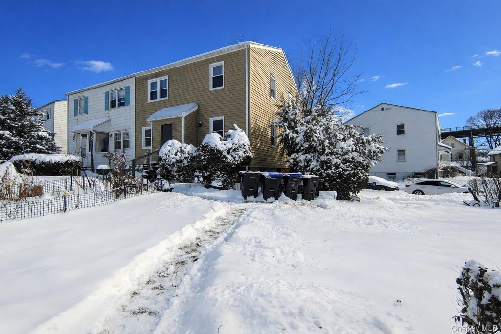 32 Vernon Terrace 1, Poughkeepsie, NY 12601