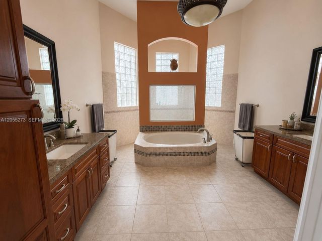 13755 NW 18th Ct, Pembroke Pines, FL 33028