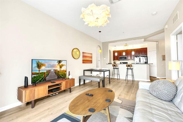 4862 CAYVIEW AVENUE 202, Orlando, FL 32819