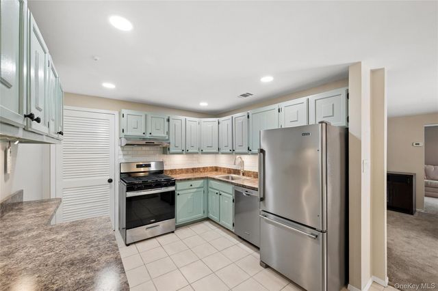 296 Birchwood Road 296, Medford, NY 11763