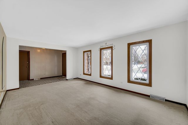 17555 Rosewood Lane, Tinley Park, IL 60487
