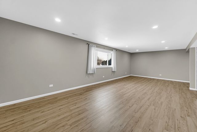17555 Rosewood Lane, Tinley Park, IL 60487