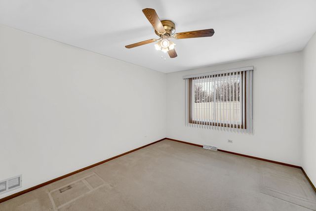 17555 Rosewood Lane, Tinley Park, IL 60487