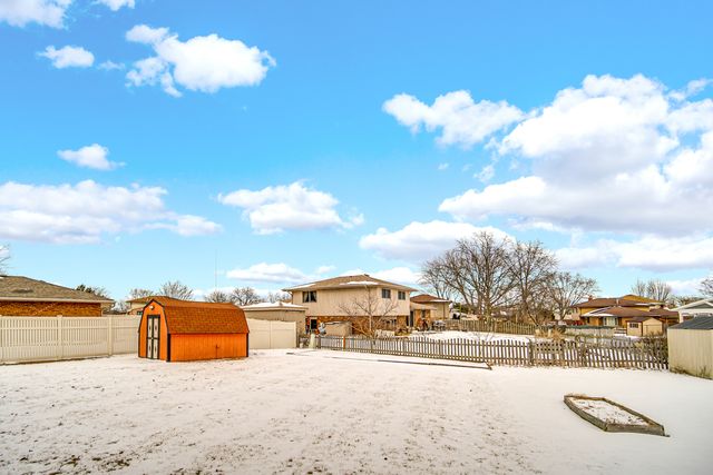 17555 Rosewood Lane, Tinley Park, IL 60487