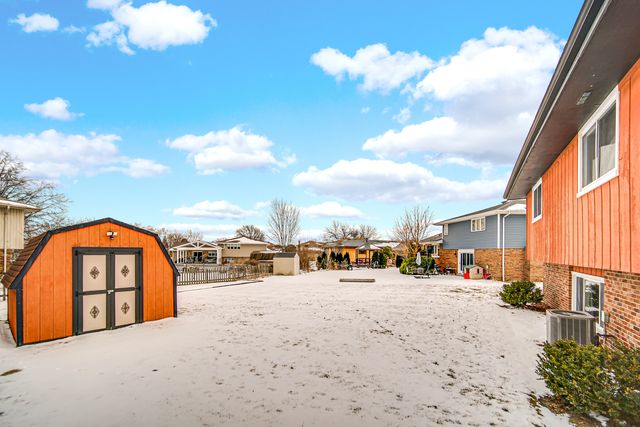 17555 Rosewood Lane, Tinley Park, IL 60487