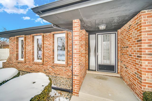 17555 Rosewood Lane, Tinley Park, IL 60487