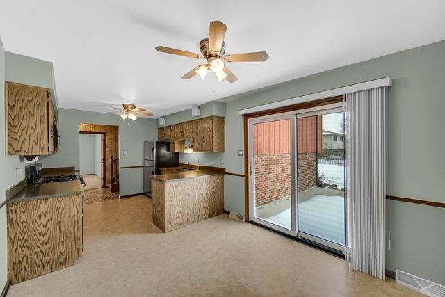 17555 Rosewood Lane, Tinley Park, IL 60487