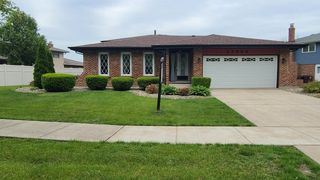 17555 Rosewood Lane, Tinley Park, IL 60487