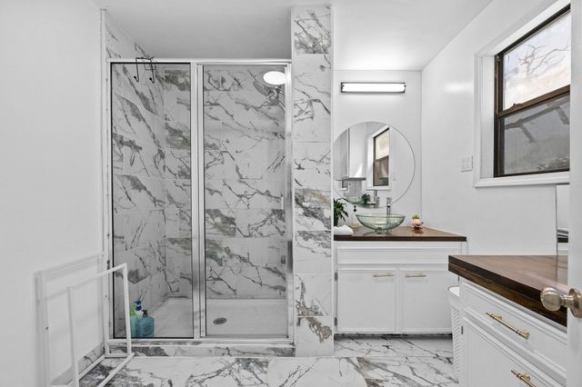 376 Jones RD, Cedar Creek, TX 78612