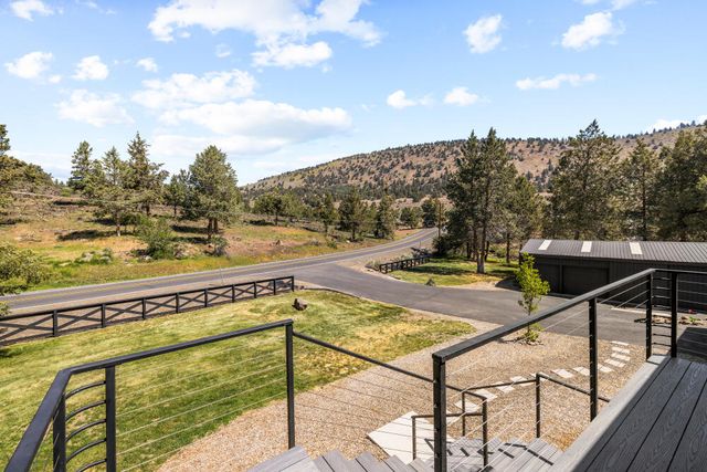 2426 Pine Grove Road, Klamath Falls, OR 97603