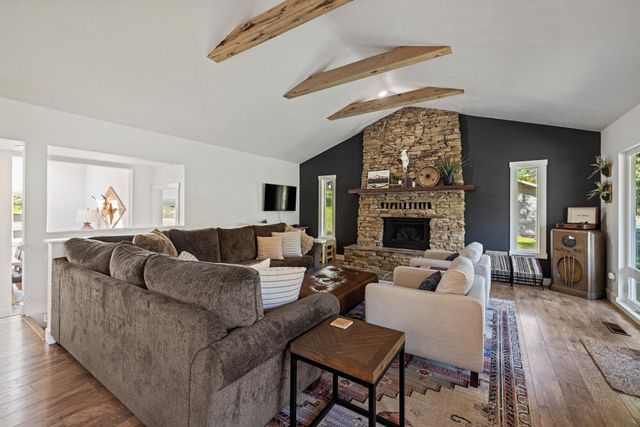 2426 Pine Grove Road, Klamath Falls, OR 97603